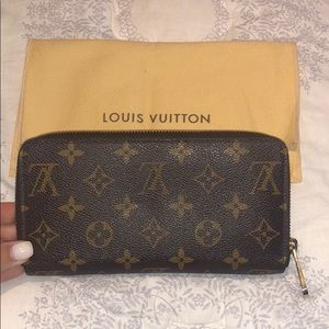 Louis Vuitton Zippy Wallet Monogram